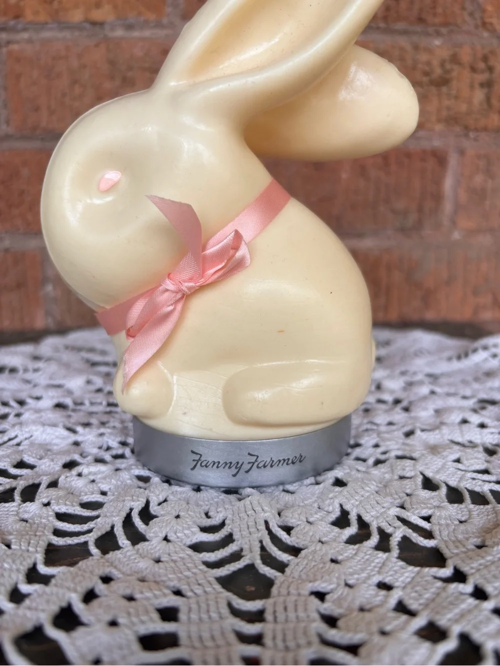 Vintage Wax FANNY FARMER Candy Container Lid BUNNY RABBIT Advertisement